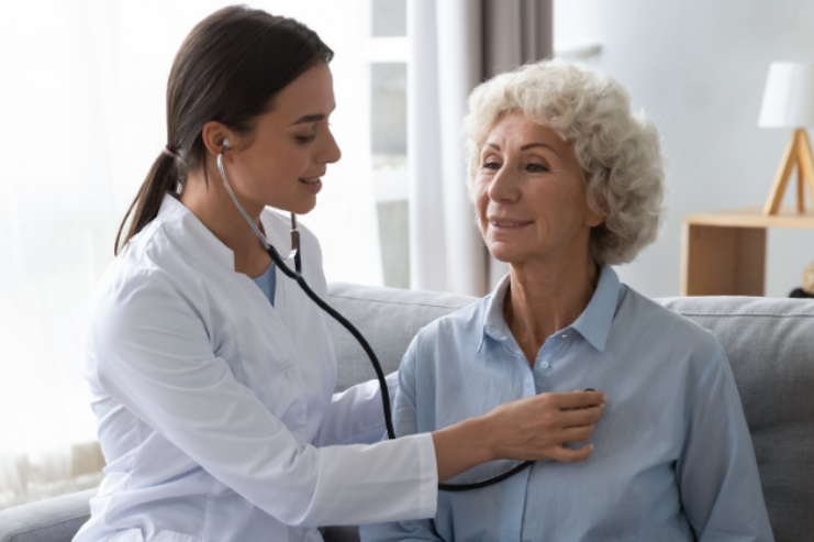 Chăm sóc sức khỏe tại nhà và những tiện ích không thể bỏ qua